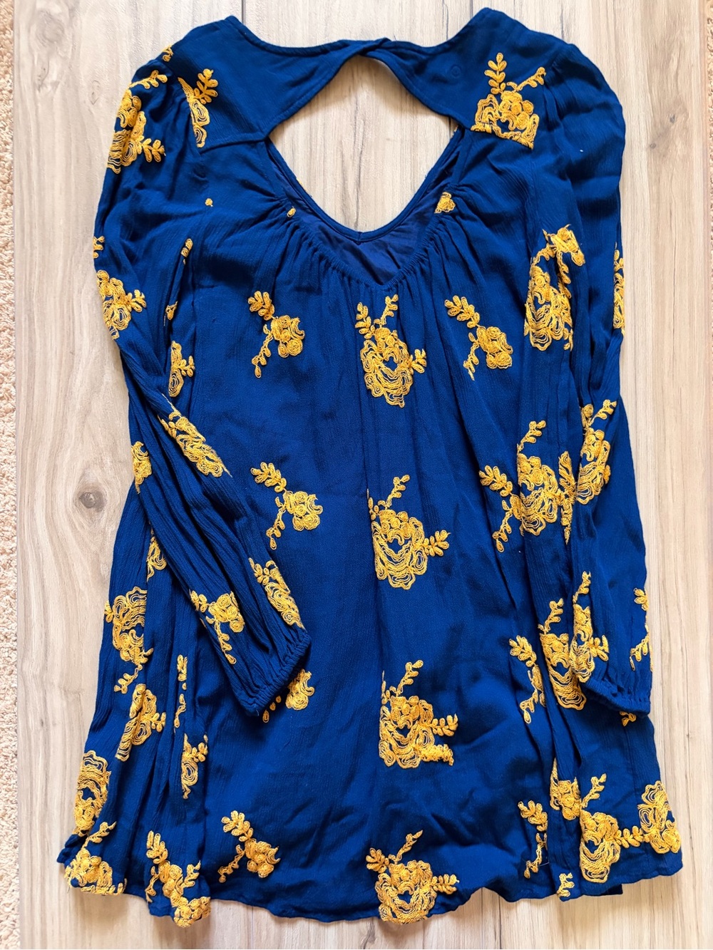 Free People XS Blue Embroidered Mini Dress Boho Long Sleeve Open Back Tunic - Picture 6 of 6